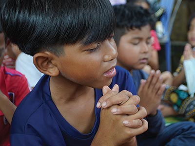 Children praying